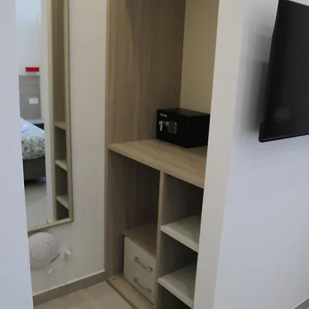 Molly בית הארחה נאפולי